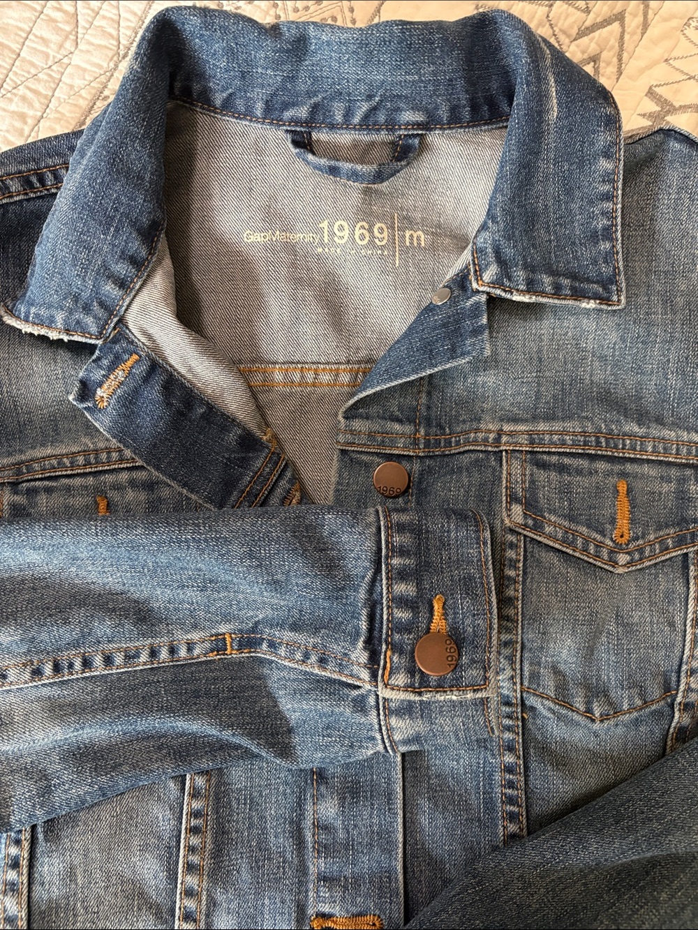 GAP maternity, 1969 Denim Jacket - Classic Blue Jean Jacket - Picture 2 of 3